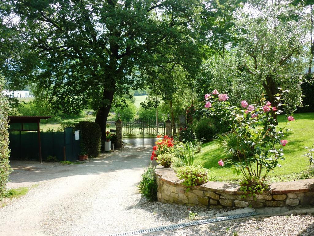 B&B Casale Ginette インチーザ・イン・ヴァルダルノ エクステリア 写真