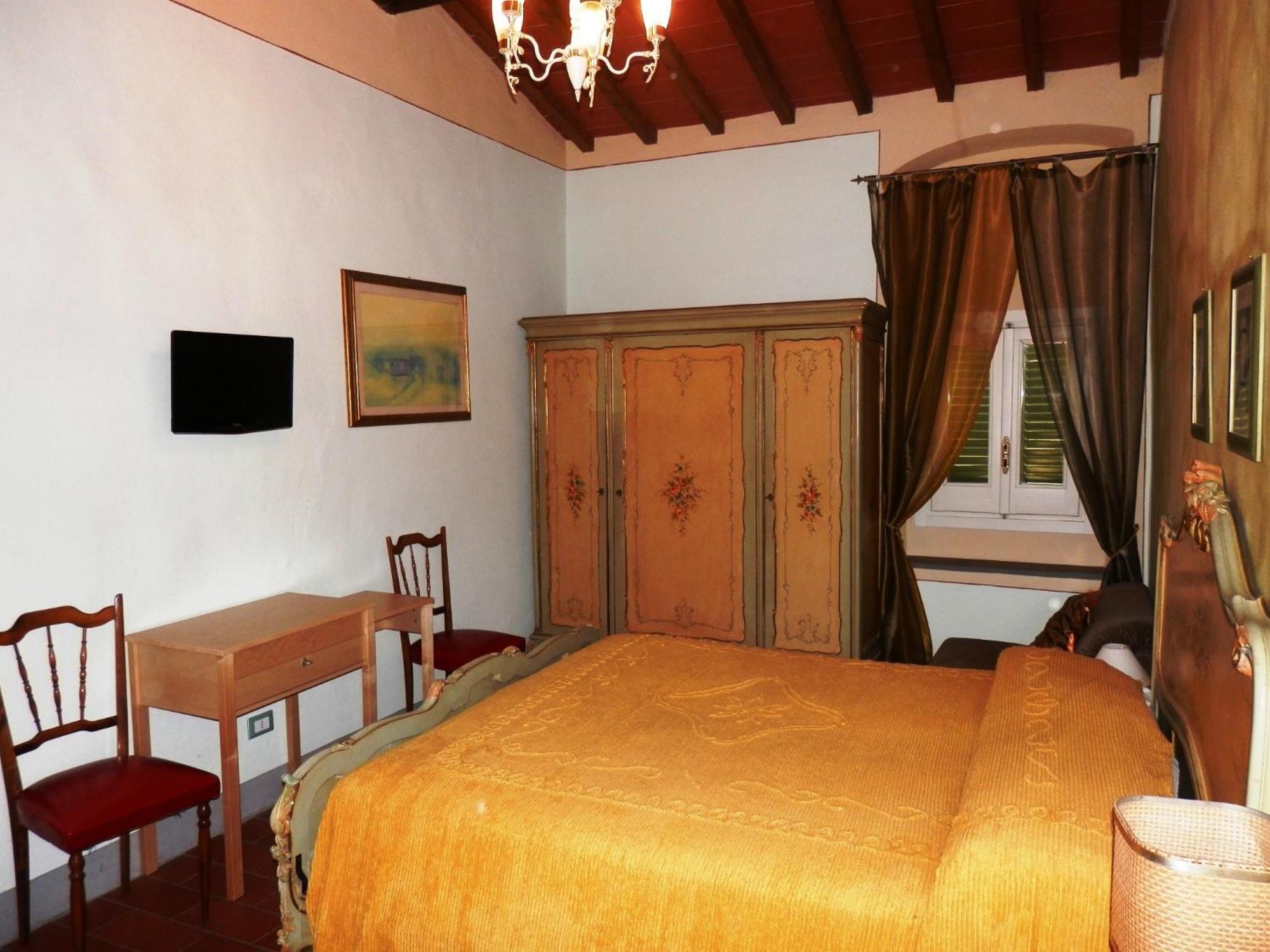 B&B Casale Ginette インチーザ・イン・ヴァルダルノ 部屋 写真