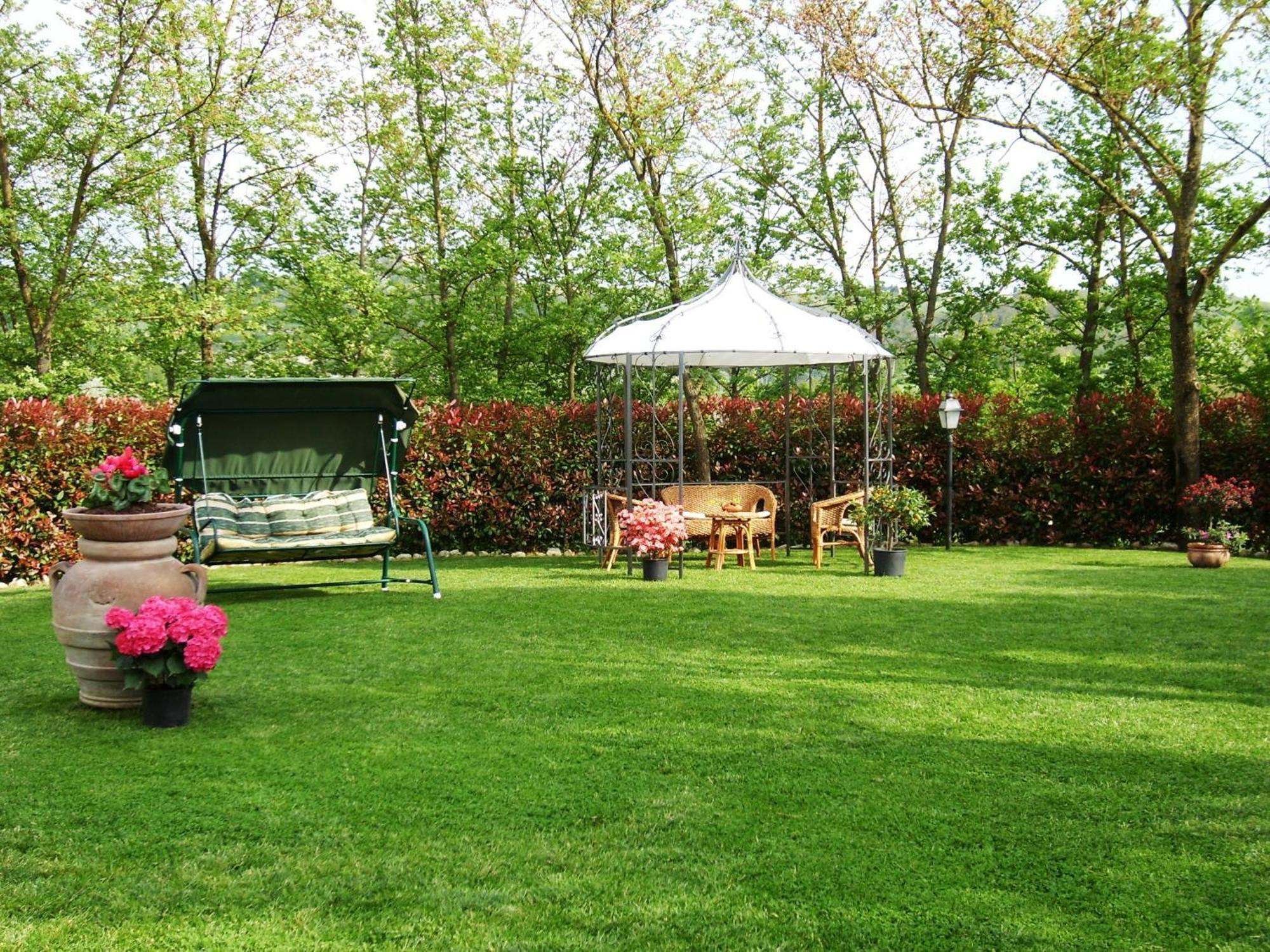 B&B Casale Ginette インチーザ・イン・ヴァルダルノ 部屋 写真