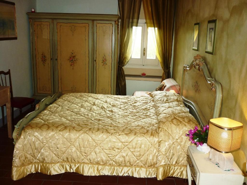 B&B Casale Ginette インチーザ・イン・ヴァルダルノ 部屋 写真